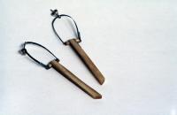 1987-4 oorsieraden been.jpg